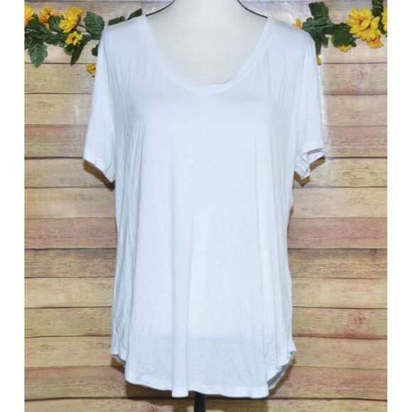 Lot Of 4 Ladies Pullover T-Shirts Size XL Short Sleeve Stretch Red Black Gray Wh - Picture 6 of 12